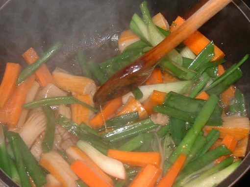 Garnelenfleisch mit Gemüse